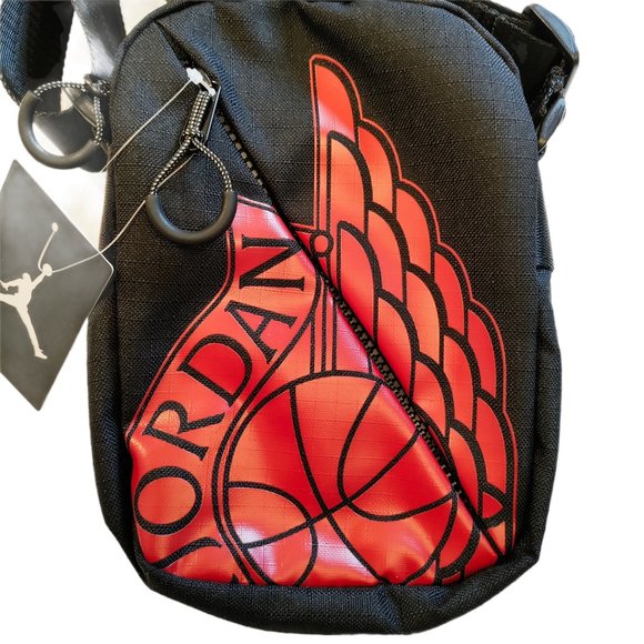 Nike Air Jordan 2 Zip Pouch Cross Bag One Size NEW - Picture 2 of 7